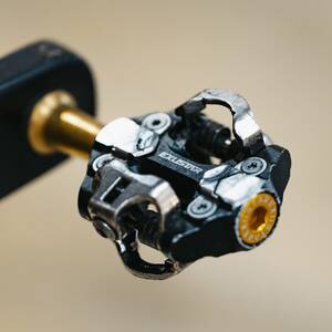 EXUSTAR E-PM215+TI Pedale clipless