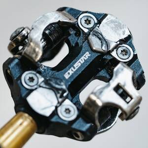 EXUSTAR E-PM215+TI Pedale clipless