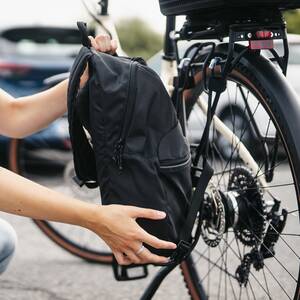 M-WAVE Racky Bag Universaler Taschenhalter