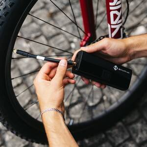 M-WAVE Elumatik Multiboost accumulator mini pump